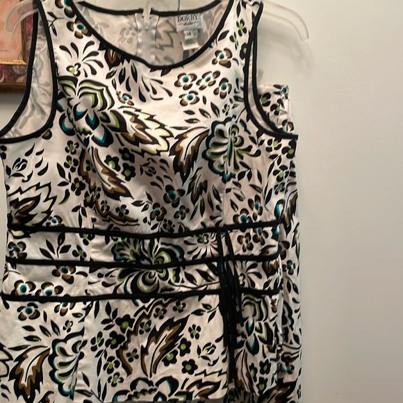 Cute two-piece multicolor, knee length skirt and top. - Picture 1 of 6